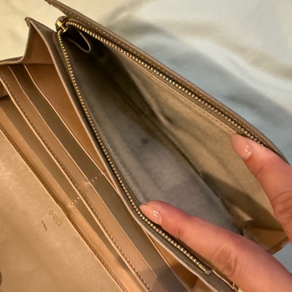 Chloe Wallet - Picture 10 of 10